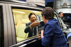 【国賓晩餐会】一部「高市総理が奇行で相手ドン引き！」→フィリピン大統領もノリノリ熱唱で沸き起こる拍手でした※フィリピン公式動画