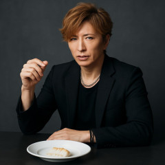 GACKT（52）「皆は1日3食を食べてるけど、僕は1食しか食べてない。つまり老化のスピードが3分の1」「26歳からこの生活」