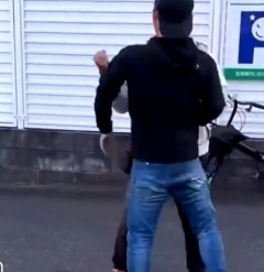 【動画】強そうなおっさんと若者の喧嘩、おっさんの圧勝に終わるｗｗｗｗｗｗｗｗ