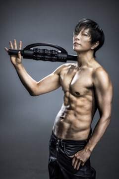 GACKT「僕は1日1食しか食べないから老化のスピードが3分の1なんだよ。1日3食の人に比べたら3分の1しか年を取ってない」