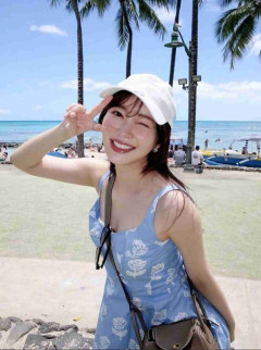 指原莉乃、ハワイ旅行に添えた “100万円超” 高級バッグ…波に乗るプロデュース業で手に入れたさり気ないセレブぶり