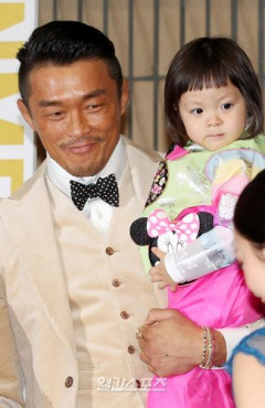 【衝撃】SHIHOさんの14歳長女、スタイル抜群すぎるｗｗｗｗｗｗｗｗｗｗ