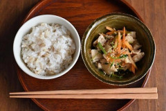 【驚愕】GACKT(52)「僕は1日1食。老化のスピードも3分の1だぞｗ」←これガチなん？
