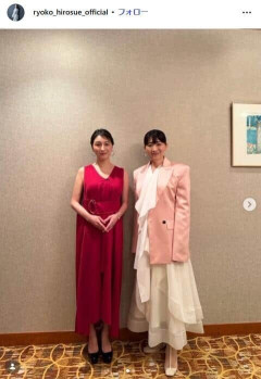 広末涼子、活動再開2か月...胸元ざっくり赤ドレス姿披露　再会タレントが絶賛「可愛すぎて吸い込まれそうに」