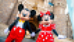 【悲報】ディズニーシーで“一部来園者の座り込み飲食”が物議 → 運営の回答が「ケースバイケース」でさらに荒れる……