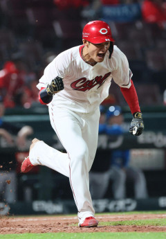 カープ名原典彦、2戦連続同点タイムリー3塁打！オリックス勝ちパ寺西成騎を攻略！！