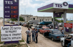 ロシア併合のクリミアでガソリン販売制限、ウクライナの物流網攻撃で補給に影響！