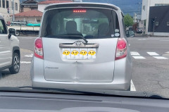 【画像】この車の凹みは何をぶつけたらこうなるんだ？？？