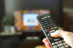 【不穏】テレ東、番組表に謎のタイトル『※女性は見ないでください』