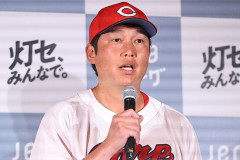 ゾンビ羽月「カープの先輩にライターで炙ったフォークを首に当てられた」