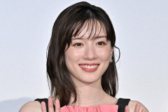 【悲報】永野芽郁さんの最新写真集、5000円ｗｗｗｗｗｗｗｗ