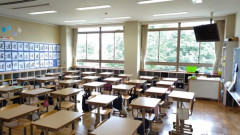 【悲報】小学校教師さん、教え子に「成績に入るから」とブリッジさせて逮捕