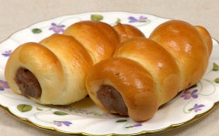 外国人「日本のチョココロネはどうやって食べればいいの？」