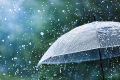 【悲報】平安人「雨か傘をさそう」江戸人「雨か傘をさそう」令和人「雨か傘をさそう」