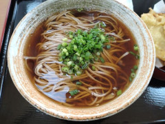 立ち食いのそばのトッピングは春菊天