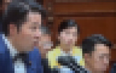 【悲報】自民の女性議員さん、国会中継中に変顔して遊んでしまう