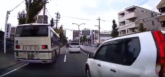 【動画】女さん、車線変更で事故り「まじかよー」