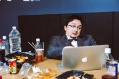 毎日8時間働いてる奴ってなんで発狂しないの？