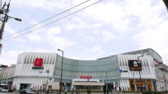 【悲報】ドンキホーテ新世界店で万引き犯さんが女性店員を払い除け逃走中