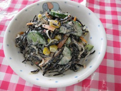 【悲報】くそまずい給食をあげてけ