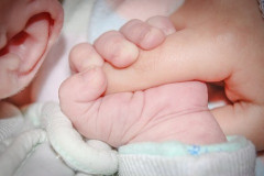 お前らマジで結婚して子供もて。いろいろ苦労ごともあるが幸せだぞ