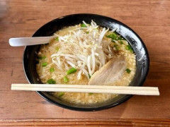 【悲報】ホリエモン「俺のラーメン酷評したSUSURU許さない」⇒全否定され大炎上してしまう・・・・・