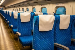 【大論争】新幹線の指定席は子連れに譲るべき？「冷酷すぎる」「金払ってるだろ」でネット大炎上へ・・・