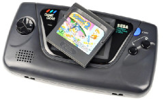 多根「セガが新型携帯ゲーム機を準備中？ 5インチ有機EL＋着脱式カートリッジ」