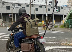 【画像】このバイクの後ろになにか付いてんだけど何これ？