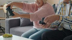 アナリスト「高齢ゲーマーが増えているのに、なぜどこも高齢者向けゲームを作らないんだ…」