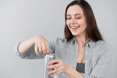 アル中の母親がコソコソ酒飲んでて気持ち悪いんやが