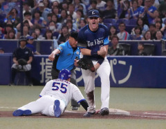 中日井上監督、怒りが収まらない模様「細川もだけど、すぐ近くに一塁ランナーコーチもいるのにね…」