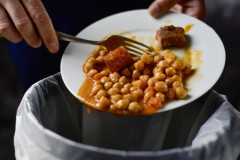 【困惑】食べ物残してはいけない理由が1mmもわからん