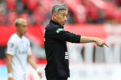 V・ファーレン長崎が高木琢也監督との来季契約更新を発表　「⻑崎にとって⾶躍のシーズンとなるように戦ってまいります」
