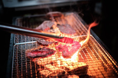 【驚愕】びわ湖くん、ホリエモンの高級焼肉店に潜入した結果・・・・