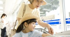 【悲報】未就学児「お腹すいた」とコンビニ来店、11時間半放置されていた