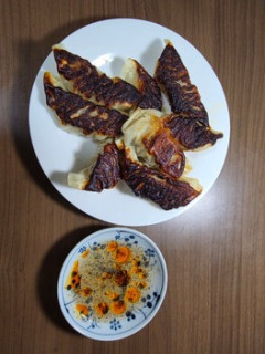 【悲報】餃子、焦げるｗｗｗ（※画像あり）