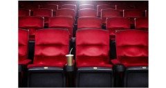 【悲報】映画館で感動して泣く客ってマジでいるの？