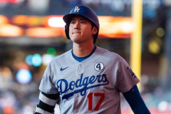 【悲報】大谷翔平さんの三塁打ボール、Dバックスに160万円で売られてしまうｗｗｗｗｗｗｗｗｗｗ