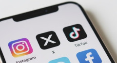【SNS】アホ「SNS見てたら病む」　ワイ「ならやめれば？」　アホ「今の時代ー！SNS無しではー！」