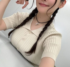 【悲報】上坂すみれさん、お〇ぱいをテーブルに乗ってしまうｗｗｗｗｗｗ
