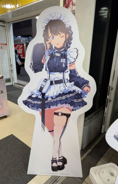 【画像】太ももの擬人化と言われたキャラ、短足になるｗｗｗｗ