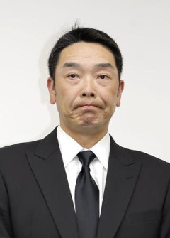 巨人阿部監督、暴行容疑で書類送検