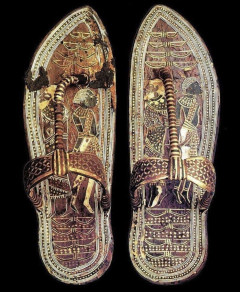 【画像】３３００年前のサンダル、ヤバ過ぎるwww
