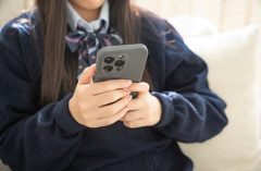 【SNS】自民党「SNSは子どもたちの貴重な居場所。だから制限は見送り」