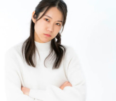 女性「日本の漫画アニメに『独身のオバサン』が全くいないのはおかしくない？」　←100万いいね
