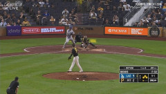 大谷翔平、第五打席は１アウト満塁から押し出し四球