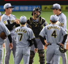 梅野隆太郎、抹消へ