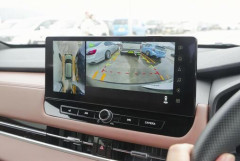今の車ってバックモニター当たり前についてるけど昔はどうだったん？
