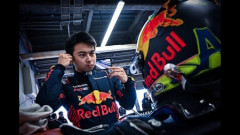 F1バルセロナGPのFP1で岩佐歩夢がレッドブルのハジャー号をドライブ、フォルナローリやブラウニングも出走